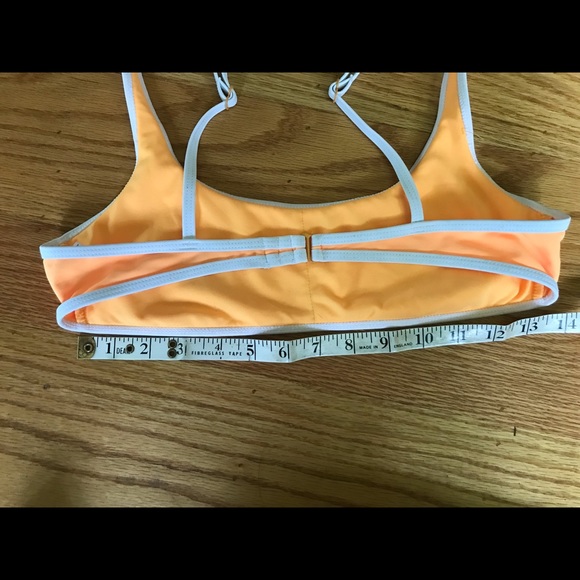 cute retro looking swim top - Picture 3 of 5